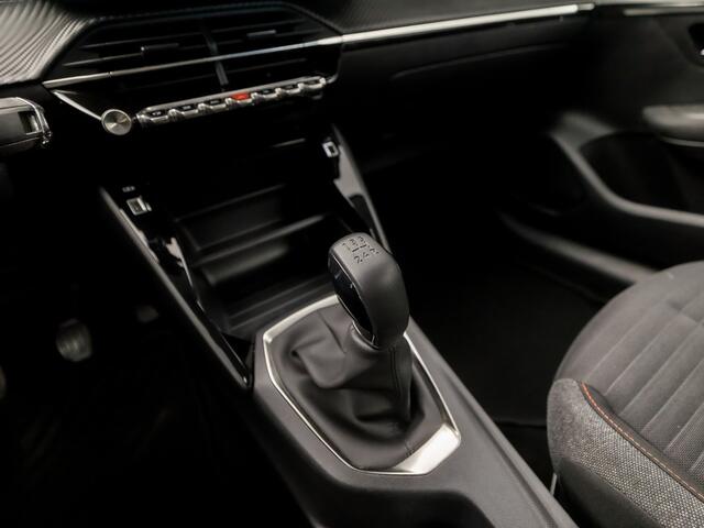Peugeot 208 1.2 PureTech Sport (APPLE CARPLAY, NAVIGATIE, 360 CAMERA, PARKEERSENSOREN, LM VELGEN, SPORTSTOELEN, CRUISE, LANE ASSIST, NIEUWE APK, NIEUWSTAAT)