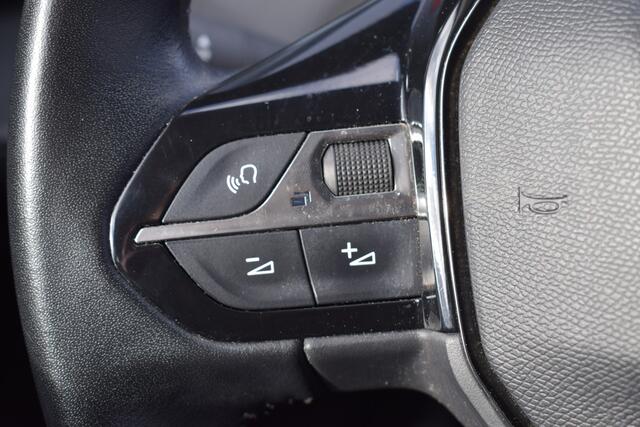 Peugeot 208 1.2 PureTech Active//Navi//Carplay!!