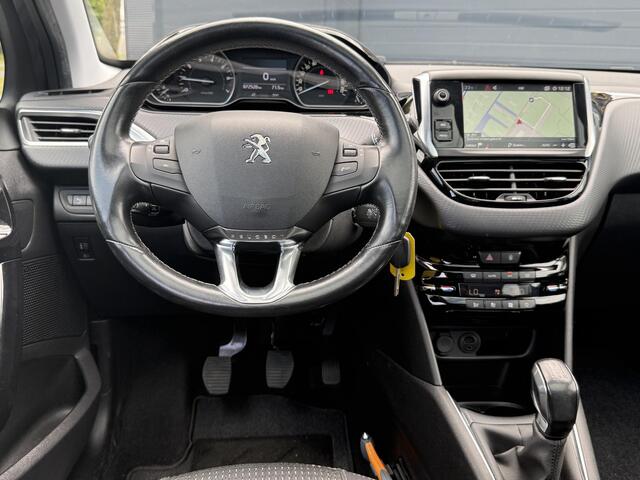 Peugeot 208 1.2 PureTech Allure Navi,Pano,Camera,Clima,Cruise,Apple Carplay,N.A.P,110pk,APK tot 09-2026