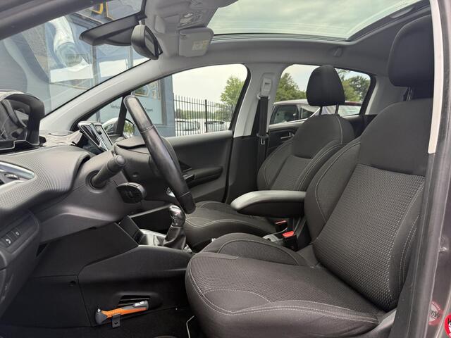 Peugeot 208 1.2 PureTech Allure Navi,Pano,Camera,Clima,Cruise,Apple Carplay,N.A.P,110pk,APK tot 09-2026