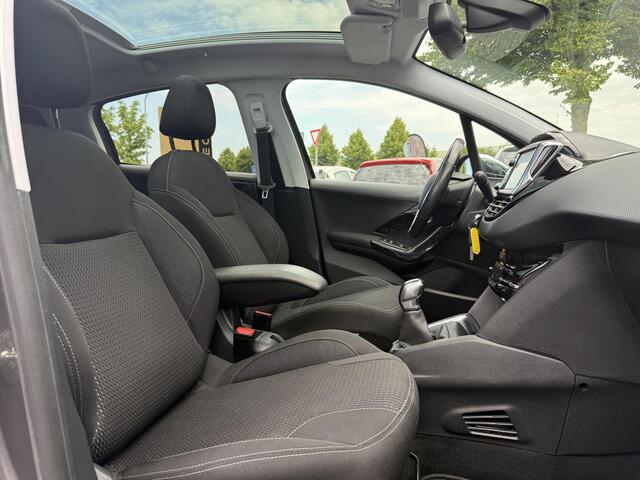 Peugeot 208 1.2 PureTech Allure Navi,Pano,Camera,Clima,Cruise,Apple Carplay,N.A.P,110pk,APK tot 09-2026