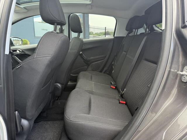 Peugeot 208 1.2 PureTech Allure Navi,Pano,Camera,Clima,Cruise,Apple Carplay,N.A.P,110pk,APK tot 09-2026