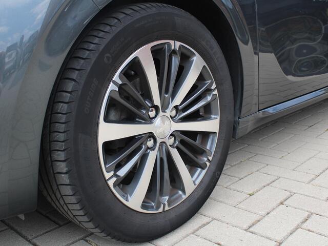 Peugeot 208 1.2 PureTech Allure Navigatie, Climate control, Lichtmetalen Velgen