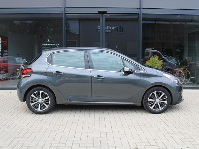 Peugeot 208 1.2 PureTech Allure Navigatie, Climate control, Lichtmetalen Velgen