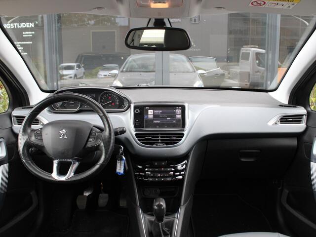Peugeot 208 1.2 PureTech Allure Navigatie, Climate control, Lichtmetalen Velgen