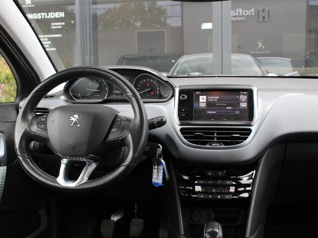 Peugeot 208 1.2 PureTech Allure Navigatie, Climate control, Lichtmetalen Velgen