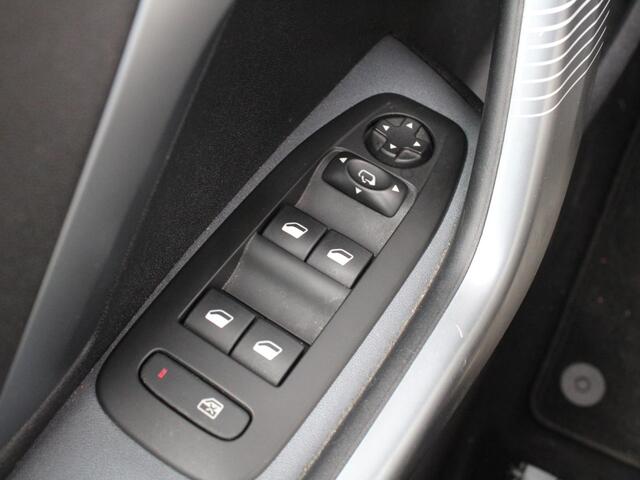 Peugeot 208 1.2 PureTech Allure Navigatie, Climate control, Lichtmetalen Velgen