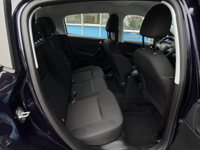 Peugeot 208 1.2 RIJKLAAR! Nieuwe Distributie Prijs Inclusief Onderhoud & 12 Maand BOVAG Garantie | Blue Lease Active |