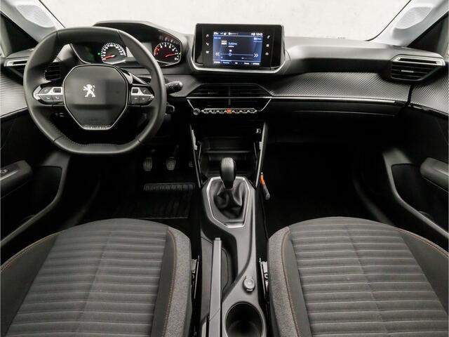 Peugeot 208 1.2 PureTech Sport (APPLE CARPLAY, CRUISE, LANE ASSIST, SPORTSTOELEN, ELEK PAKKET, NIEUWE APK, NIEUWSTAAT)