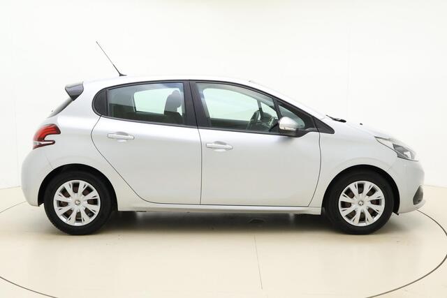 Peugeot 208 1.2 PureTech Blue Lion 82 PK | Handgeschakeld | 5-Deurs | Navigatie | Cruise Control | Airco | Parkeersensor | Armsteun | Elektrische ramen | Bluetooth | AUX | USB