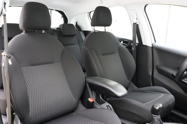 Peugeot 208 1.2 PureTech Blue Lion 82 PK | Handgeschakeld | 5-Deurs | Navigatie | Cruise Control | Airco | Parkeersensor | Armsteun | Elektrische ramen | Bluetooth | AUX | USB