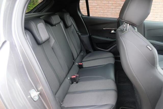 Peugeot 208 1.2 PureTech 130pk EAT8 GT | Navi | Climate | Cruise | Full LED | Panoramadak | Camera | PDC