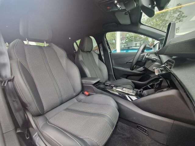 Peugeot 208 Hybrid 136 e-DCS6 GT | Navigatie | Climate & Cruise Control | AppleCarplay & Android Auto | Achteruitrijd Camera |