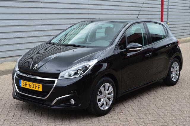 Peugeot 208 1.2 PureTech Blue Lion O.a: PDC, Airco, Cruise, Navi, DAB, Carplay, Etc. All-in prijs!