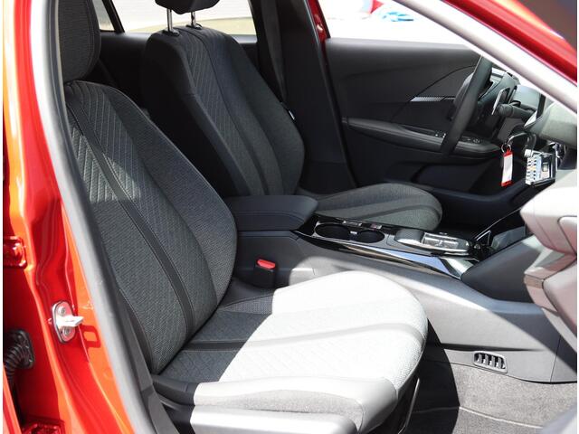 Peugeot 208 Hybrid 100PK e-DCS6 Allure | Apple Carplay/Android Auto | Parkeersensoren | Navigatie | FULL LED | Lederen Stuurwiel | Climate Control | Cruise Control | 16" LMV | Isofix |