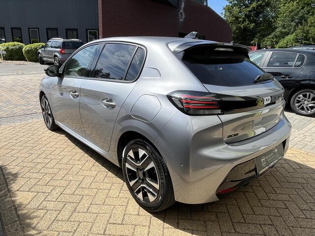 Peugeot 208 1.2 PureTech 100 Allure 360 Camera, Cruise Adaptief, Keyless, LED, Navigatie, Dodehoeksensoren