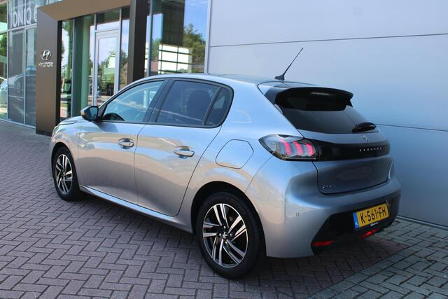 Peugeot 208 1.2 PureTech 100pk Allure Airco Panoramadak Navi Carplay Camera Nieuwstaat