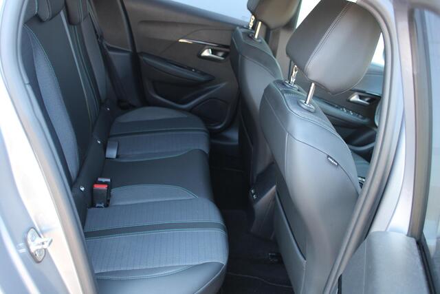 Peugeot 208 1.2 PureTech 100pk Allure Airco Panoramadak Navi Carplay Camera Nieuwstaat