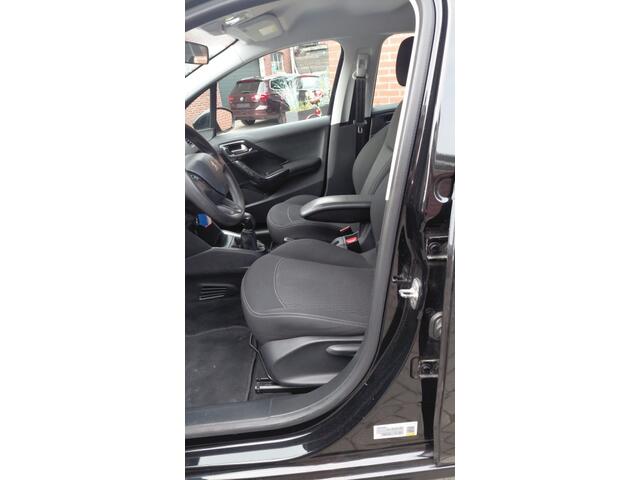 Peugeot 208 1.2 PureT. Blue Lion