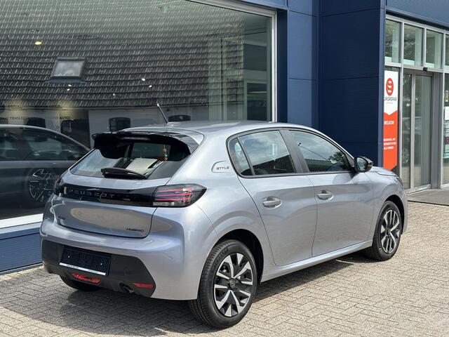 Peugeot 208 1.2 Hybrid 110 PK Style | Automaat | Nieuw Model 2025! | Hybride Elektrisch rijden met Automaat | Navigatie via Telefoon | LED Verlichting | Apple Carplay/Android Auto | Cruise Control | Stoelverwarming |