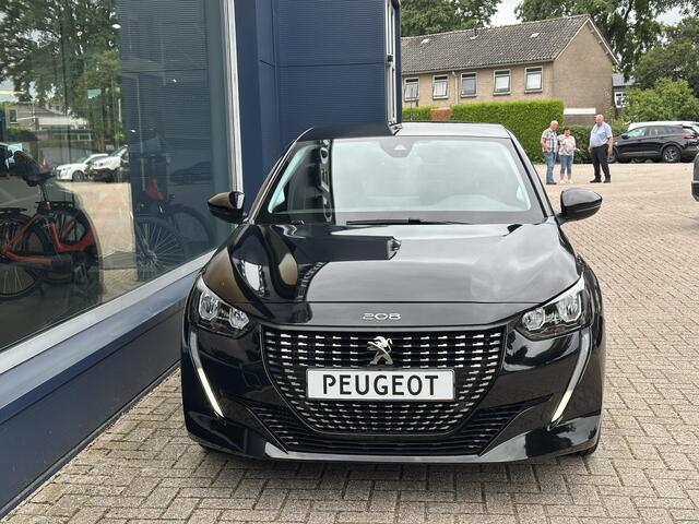 Peugeot 208 1.2 Turbo 100 PK Allure | 6-Bak | Navigatie | Climate Control | LED Verlichting | Cruise Control | 16" Lichtmetalen Velgen | Parkeersensoren | Dakspoiler | Apple Carplay | Android Auto | IsoFix | Elek. Pakket |
