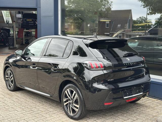 Peugeot 208 1.2 Turbo 100 PK Allure | 6-Bak | Navigatie | Climate Control | LED Verlichting | Cruise Control | 16" Lichtmetalen Velgen | Parkeersensoren | Dakspoiler | Apple Carplay | Android Auto | IsoFix | Elek. Pakket |