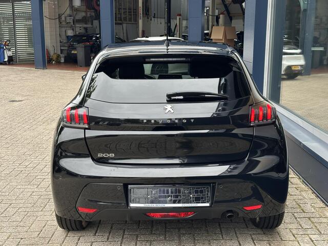 Peugeot 208 1.2 Turbo 100 PK Allure | 6-Bak | Navigatie | Climate Control | LED Verlichting | Cruise Control | 16" Lichtmetalen Velgen | Parkeersensoren | Dakspoiler | Apple Carplay | Android Auto | IsoFix | Elek. Pakket |