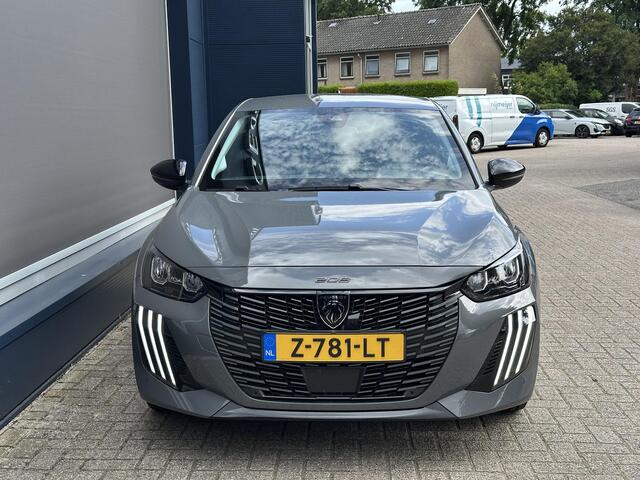 Peugeot 208 1.2 Turbo 100 PK Allure 6-Bak | Navigatie via Telefoon | Stoelverwarming | 360 Graden Camera | Adaptieve Cruise Control | LED Verlichting | Climate Control | Dode Hoek Detectie | Voor + Achter Parkeersensoren | 16" Lichtmetalen Velgen |