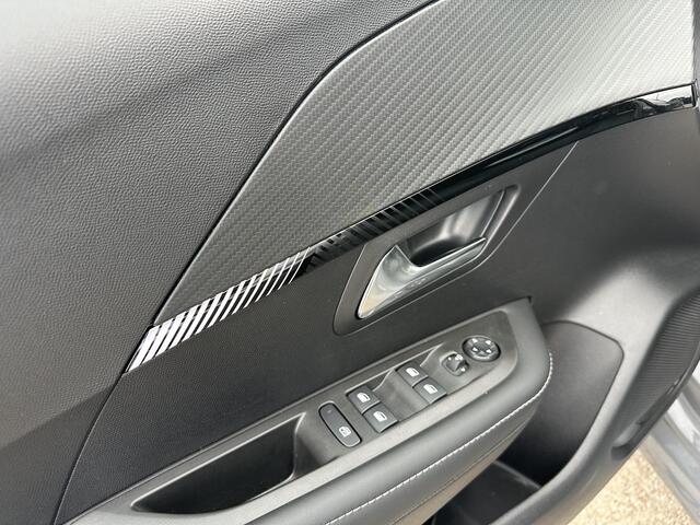 Peugeot 208 1.2 Turbo 100 PK Allure 6-Bak | Navigatie via Telefoon | Stoelverwarming | 360 Graden Camera | Adaptieve Cruise Control | LED Verlichting | Climate Control | Dode Hoek Detectie | Voor + Achter Parkeersensoren | 16" Lichtmetalen Velgen |