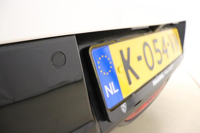 Peugeot 208 1.2 PureTech Allure Pack Navigatie | Parkeercamera Achter | DAB+ | Cruise Control | Climate Control | Lichtmetalen Velgen |