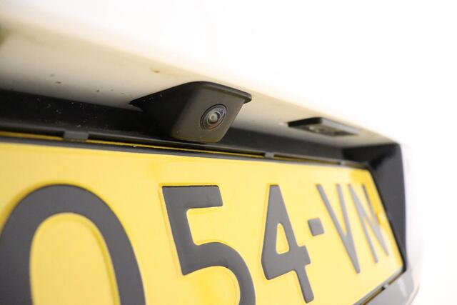 Peugeot 208 1.2 PureTech Allure Pack Navigatie | Parkeercamera Achter | DAB+ | Cruise Control | Climate Control | Lichtmetalen Velgen |