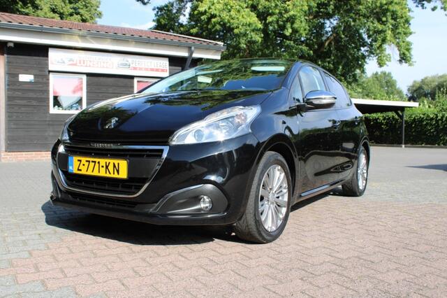 Peugeot 208 1.2 PURETECH ALLURE Navigatie Cruise Airco