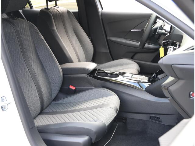 Peugeot 208 Hybrid 100 PK e-DCS6 Allure incl. ¤ 4.200,- korting !! | Navigatie | Parkeersensoren | LED | Lederen Stuurwiel | Climate Control | Cruise Control | 16" LMV | Apple Carplay/Android Auto |