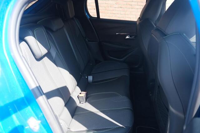 Peugeot 208 1.2 Hybrid 145pk e-DCS6 GT | Navi | App Connect | Climate | Adaptive Cruise | Keyless | Camera | Blind Spot | PDC