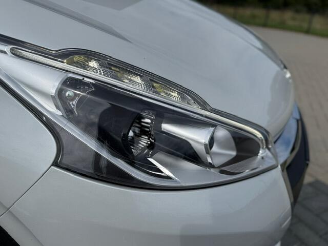 Peugeot 208 1.2 PureTech Blue Lion Apple carplay