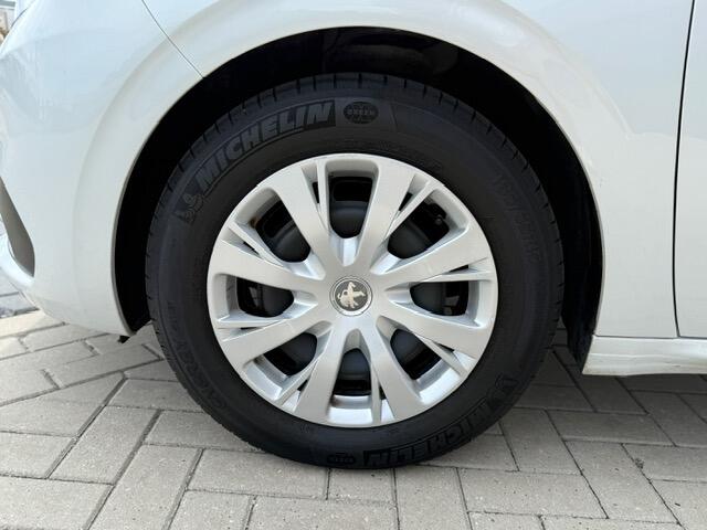 Peugeot 208 1.2 PureTech Blue Lion Apple carplay