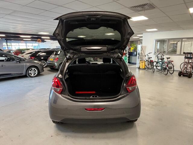 Peugeot 208 1.2 PureT. Tech Ed.