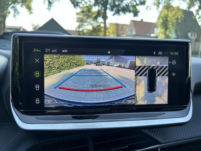 Peugeot 208 Hybrid 110 PK Allure Automaat ¤ 5.000,- DEMO VOORDEEL !| Hybride Elektrisch rijden met Automaat | Dodehoek detectie | Navigatie | Parkeercamera 360 graden | LED Verlichting | Apple Carplay/Android Auto | Lichtmetalen Velgen | Cruise & Climate Control |