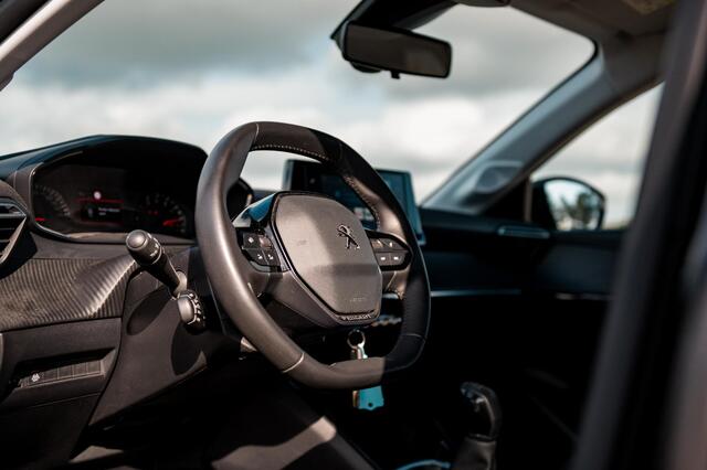 Peugeot 208 1.2 PureTech Active Pack | NAVI | 16" LM VELGEN | CRUISE