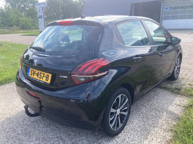 Peugeot 208 1.2 PureTech Allure Schuif/kanteldak! Apple Carplay