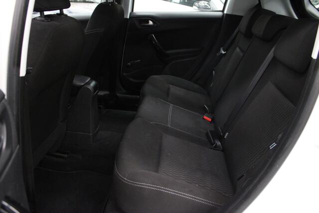 Peugeot 208 1.2 PureTech Active Automaat Airco, Cruise Control, Stuurbekrachtiging
