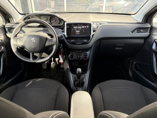 Peugeot 208 1.2 PureTech Blue Lion 82pk | Airco | Apple Carplay/Android Auto | Cruise control | DAB | Isofix bevestiging voor kinderzitjes | Navigatiesysteem full map | Parkeersensor achter | Zeer netjes!