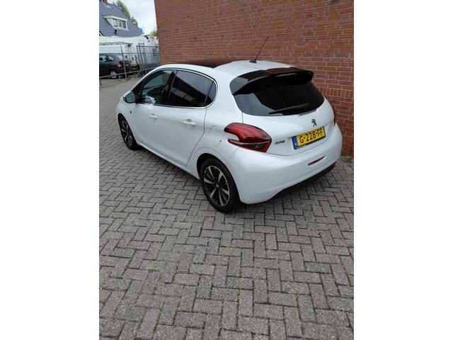Peugeot 208 1.2 PureT. Tech Ed.