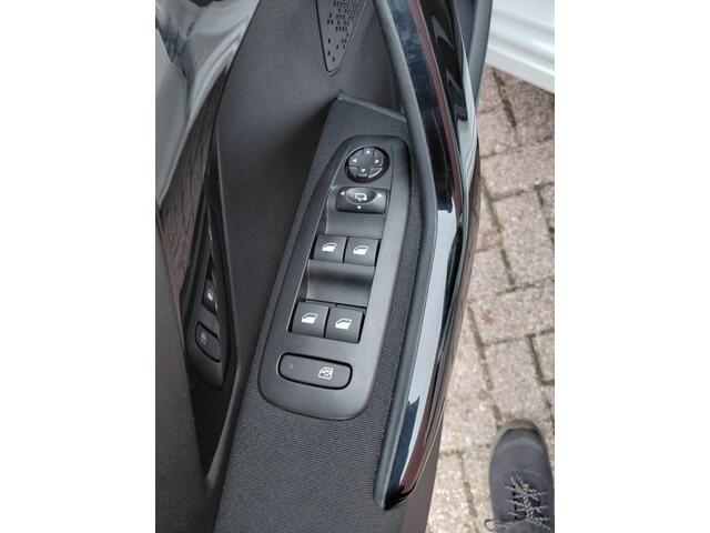 Peugeot 208 1.2 PureT. Tech Ed.