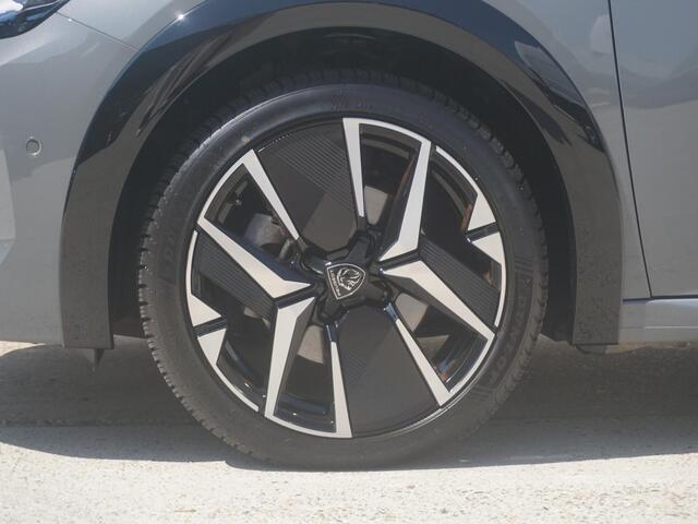 Peugeot 208 Hybrid 136 e-DCS6 GT | Automaat | Navigatie | Draadloze telefoonlader | Camera voor en achter | Adaptieve Cruise Control