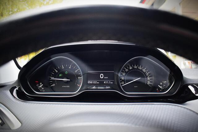 Peugeot 208 1.2 PureTech Allure |CARPLAY|CLIMA|CRUISE|LED