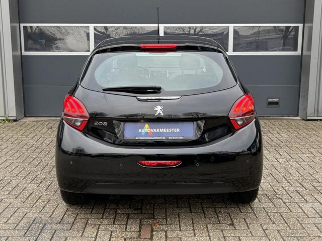 Peugeot 208 1.2 PureTech Signature | Navi | Carplay/Android | Cruise & Climate Control | PDC | All Season | Interesse? Bel of App naar: 06 30 51 05 90