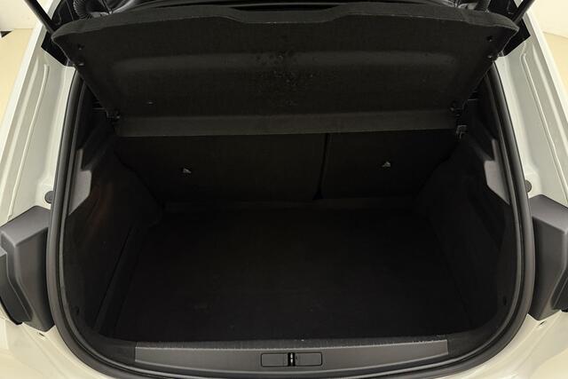 Peugeot 208 1.2 PureTech GT-Line | Achteruitrijcamera | Apple carplay/ Android auto | Keyless entry | Cruise control | Lichtmetalen velgen 17'' |