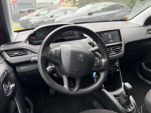 Peugeot 208 1.2 PureTech Blue Lion apple carplay Navi cruise contr airco . PDC