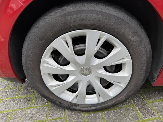 Peugeot 208 1.2 PureTech Blue Lion apple carplay Navi cruise contr airco . PDC